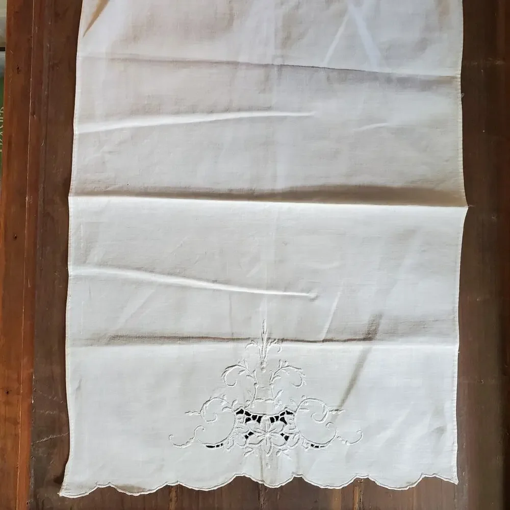 Vintage Hand Towel White w/ Embroidery & Cutouts 13x18 Inch